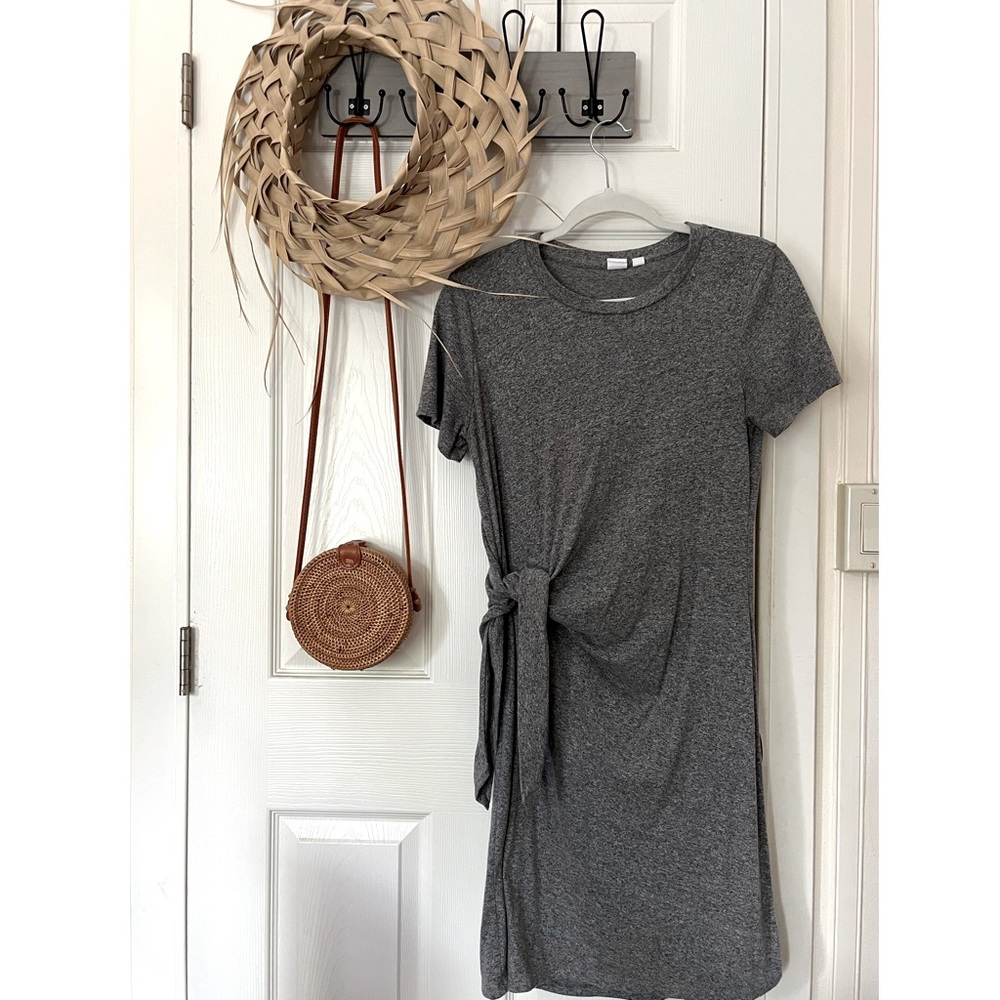 GAP Short Sleeve Side Tie Dress in Grey